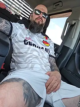 Beardedtattood live