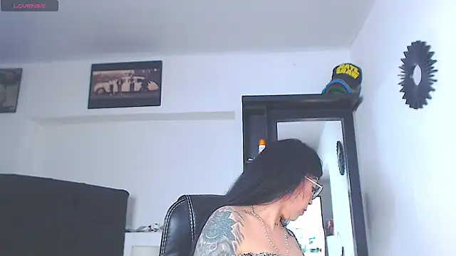 Vicky_hotmilf live