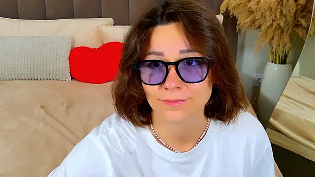 EdenSolis live