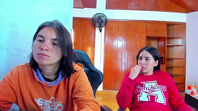 Soffy_and_Emily live