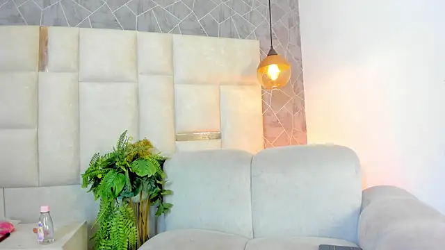 Nahomi_Dominique live