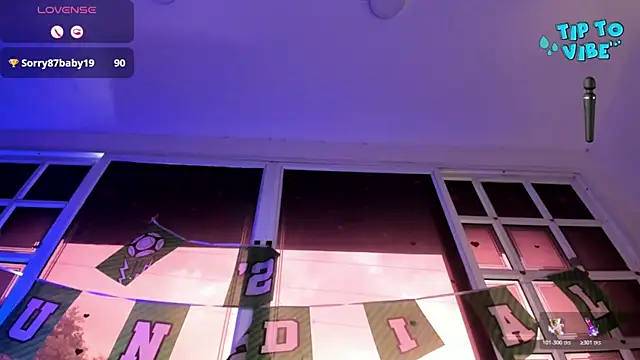 AlissaJoness live