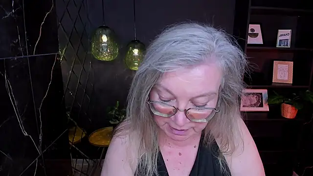 NataliMellow live