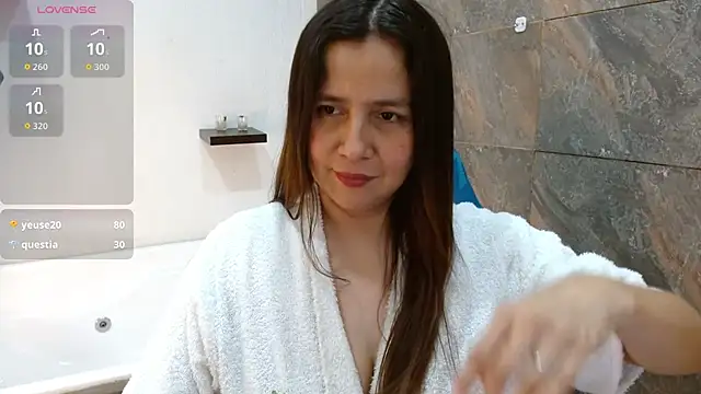 Heidy_Wells live