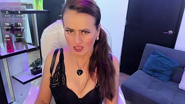 magenta_maturr live