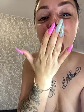Lola_Hale live