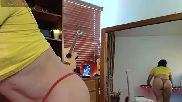 Taliapeach live