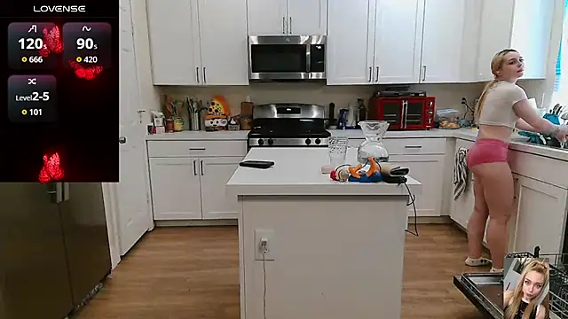 Blondiewithanass live