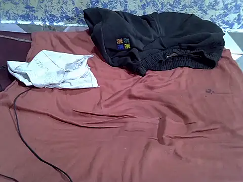 Latinian_cock live