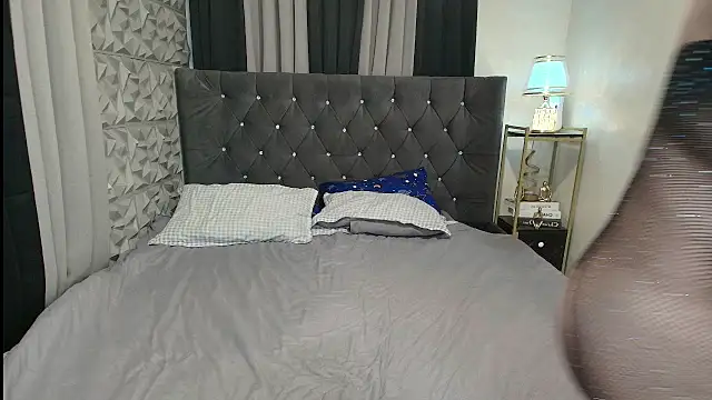 Avery_West live