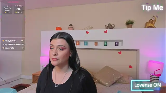 AnikaRomanoff_ live