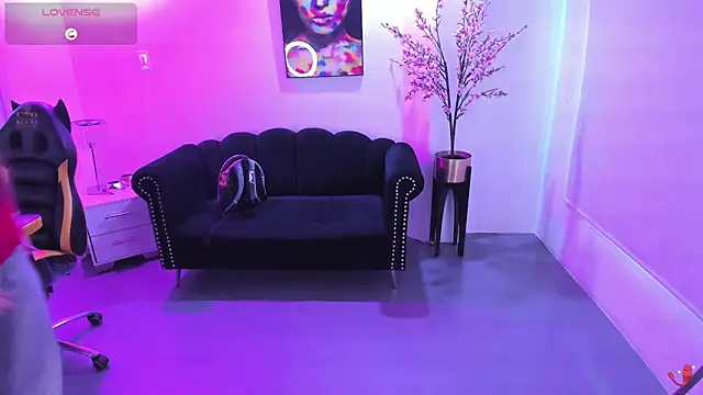 Victoria__doll live