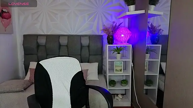 Perlaa_moon_ live