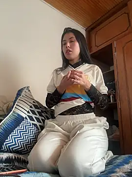 Victoria_alson live