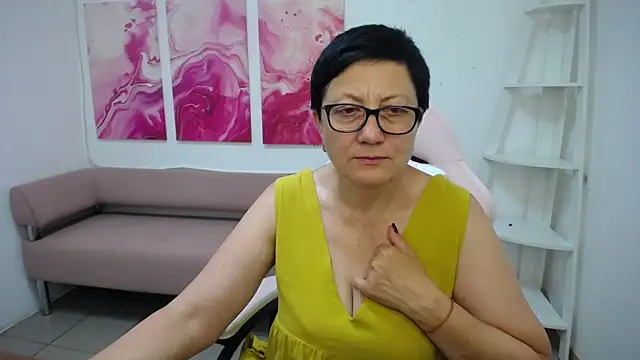 EmilyL0ve live