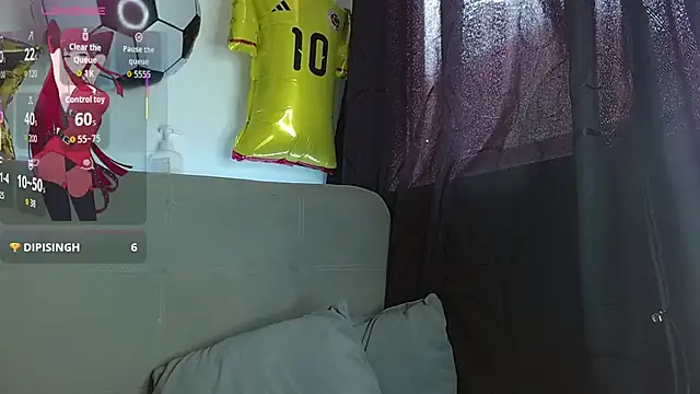 JuliethaFox live