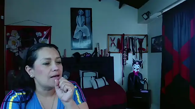 Marilynselxoveanalhard live
