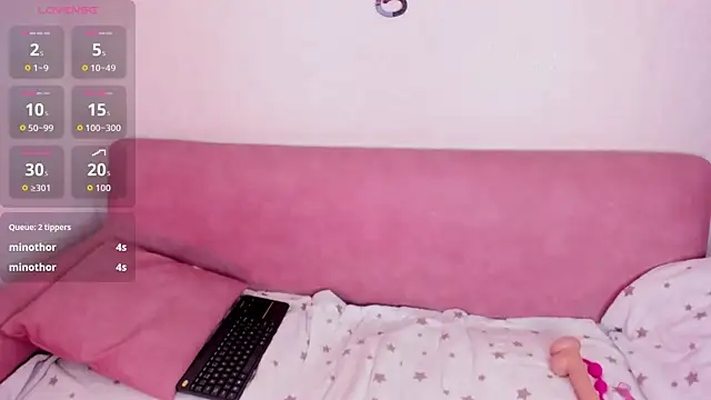 CoralineRed live