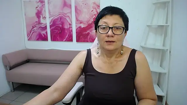 EmilyL0ve live