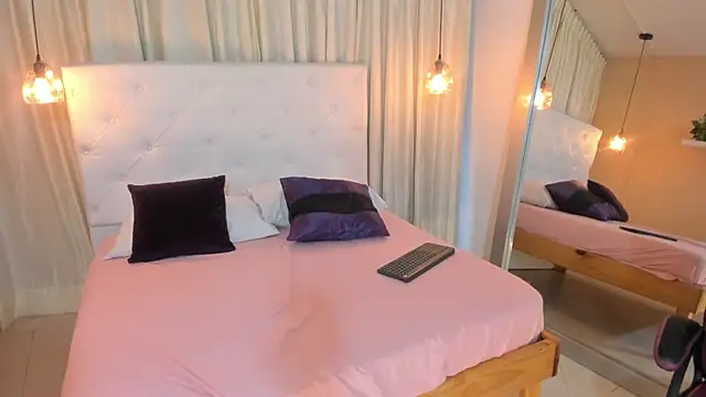Samantha_Lenox live