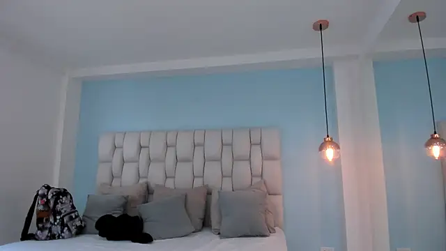 vayra_moon live