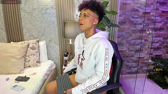 LuciaWallace live