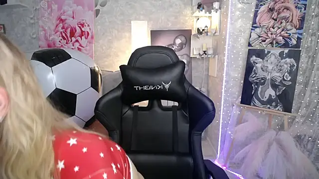 NickyAdamidi live