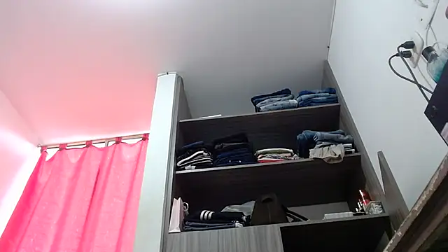 nicolle_milf1978 live