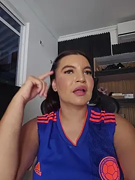 Pretty_Julieta live