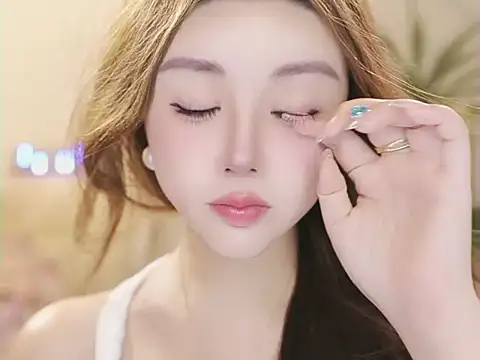 Qiaoqiao__ live