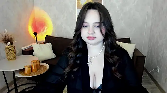 MaddyCrofte live