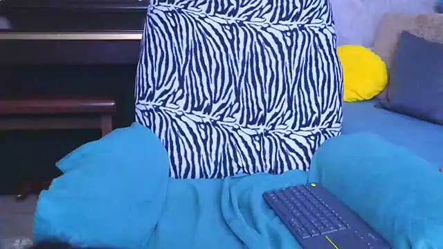 Kitty4_Reed live