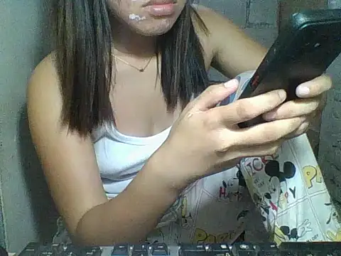 Skinny_PinayGirljust18 live