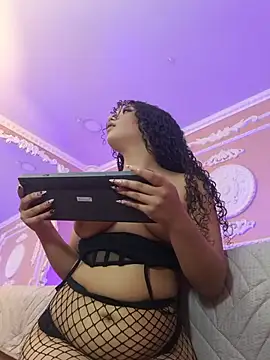 Nahomi_Soft live