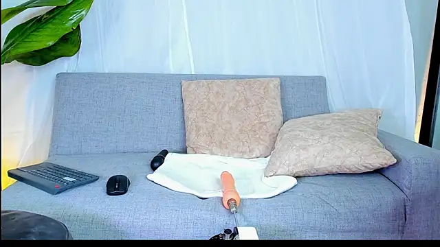 Paula_Convers live