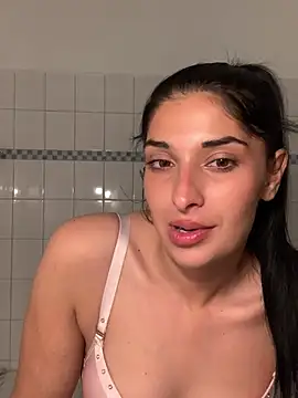 Laura_nx live