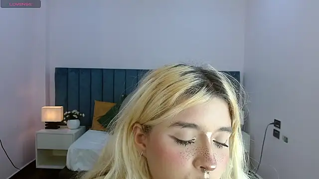 april_bunnyy live