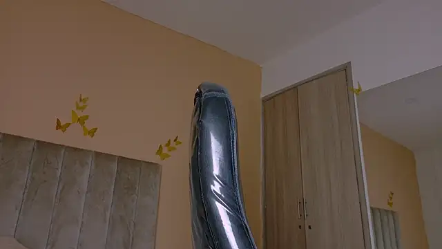 Charlotte_Olsen_ live