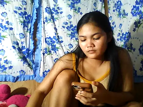 PinaySkinnyJust18 live