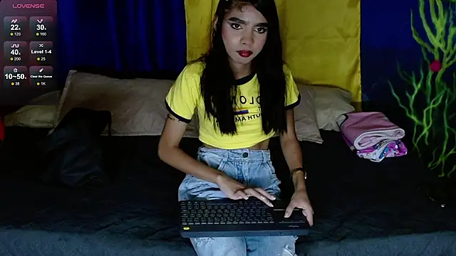 lulu_petite live