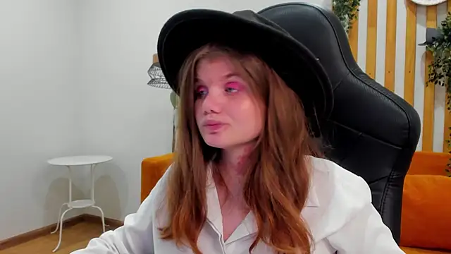 ChloeHalses live