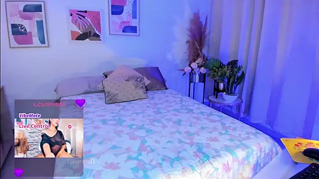 Misslaurenn live