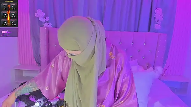 Nayla-Mouna live