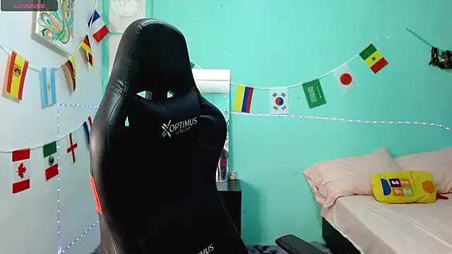 sensitive_brunette live
