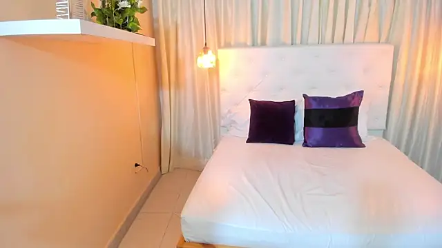 Samantha_Lenox live