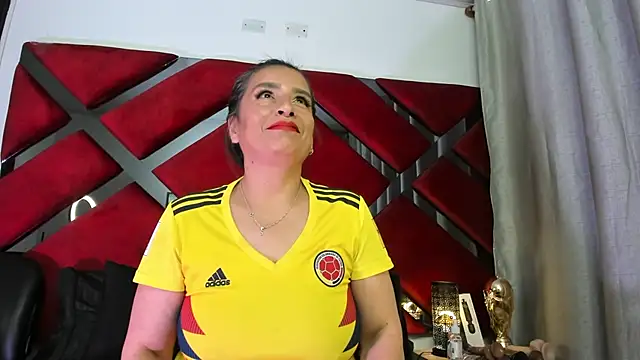 Kendra-Foxxy live