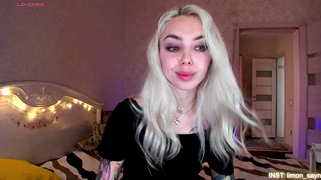 LillyMoure_ live
