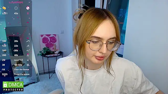 AdeLuna live