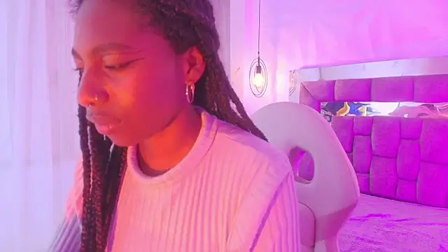 Queen_perla_ live