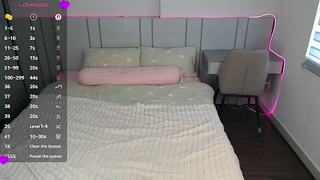 Red_RoxyFoxy live